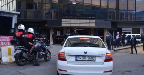 Kadın polis canına kıymak istedi