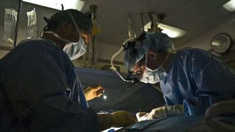 Ameliyat sırasında tecavüz skandalı!