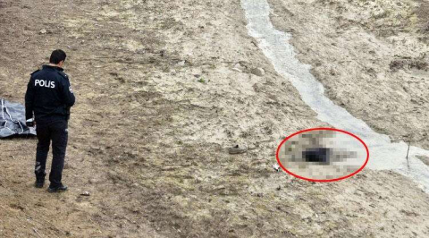 Cesedi balçığa saplanmış halde bulundu