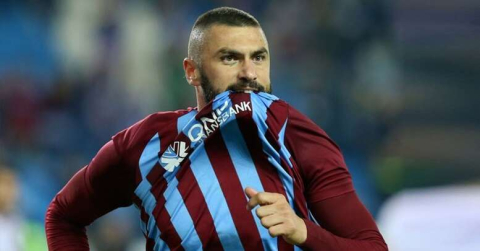 Trabzonspor'da kadro dışı kalan Burak Yılmaz, İtalyan deviyle anlaştı