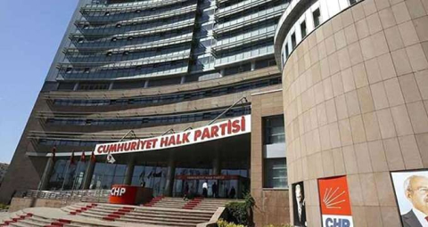 CHP'de büyük kriz! Adaylıktan çekildi