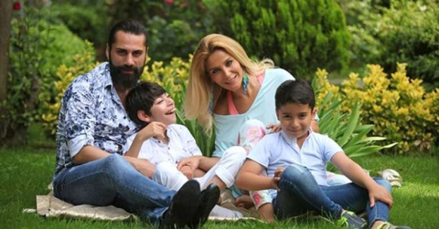 Ünlü şarkıcı hem isyan etti hem ağladı