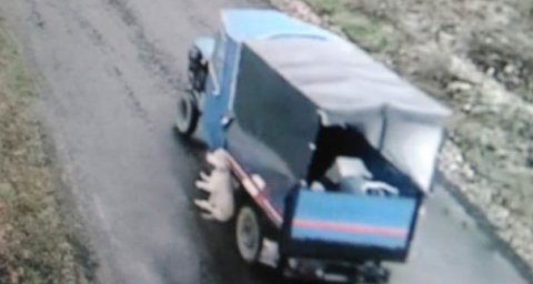 Vahşetin görüntüleri... Araca bağlayıp sürükleyerek öldürdüler