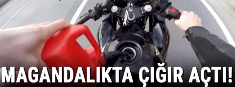 Trafikte şoke eden görüntü! Magandalıkta çığır açtılar 