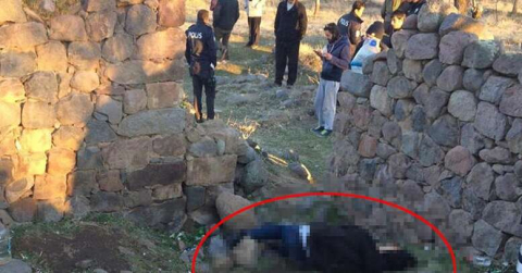 Genç adamın kahreden ölümü! Boş arazide...