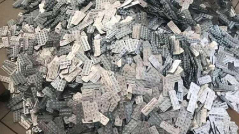 Yüz binlerce kaçak ilaç ele geçirildi