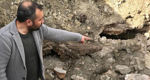 Kepçe ile tarla düzeltirken tarihi fışkırdı!