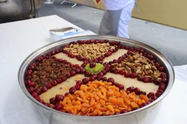 Bağcılar’ da 5 bin kişilik aşure kazanı