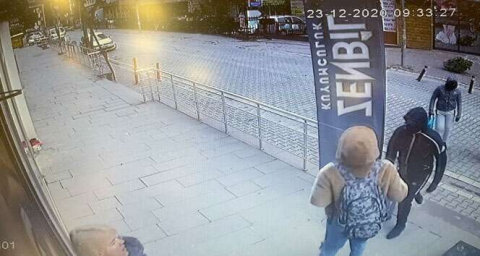 Anne kız, soygun girişimini böyle önledi