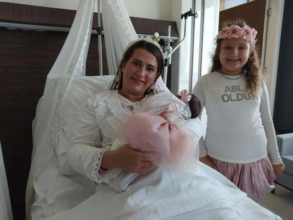 On bininci bebek "Hayat'a merhaba" dedi