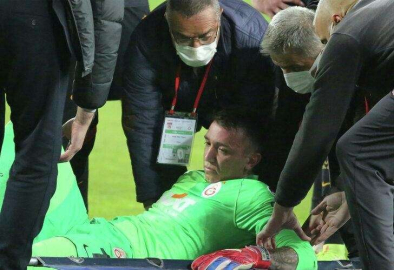 Muslera'dan kötü haber!