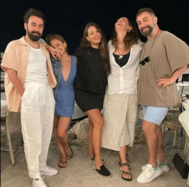 Gupse Özay'dan karnı burnunda poz