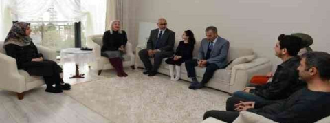 Şehit ailelerine anlamlı ziyaret