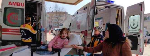 Bursa'da kontrolden çıkan araç dehşet saçtı : 3 yaralı