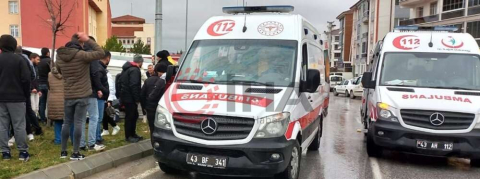 Kütahya'da işçi servisi ile münibüs çarpıştı: 7 yaralı