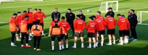 A Milli Takım maç hazırlıklarına başladı