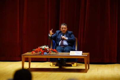 Kestel Belediyesi'nin 14.Kitap Günleri, Kahraman Tazeoğlu ile sona erdi