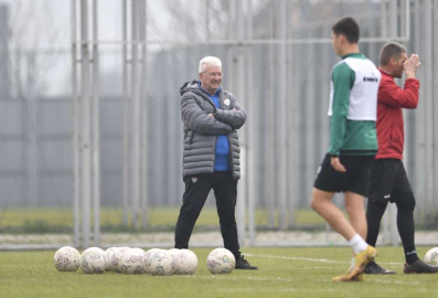 Bursaspor’da Teknik Direktör İsmail Ertekin’le yollar ayrıldı