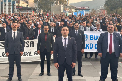 Bursa Ülkü Ocakları’ndan tarihi Cumhuriyet Yürüyüşü!