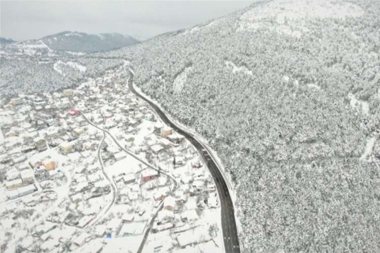 Aybar kar fırtınasının ardından Aydos Tepesi'nde masalsı görüntüler