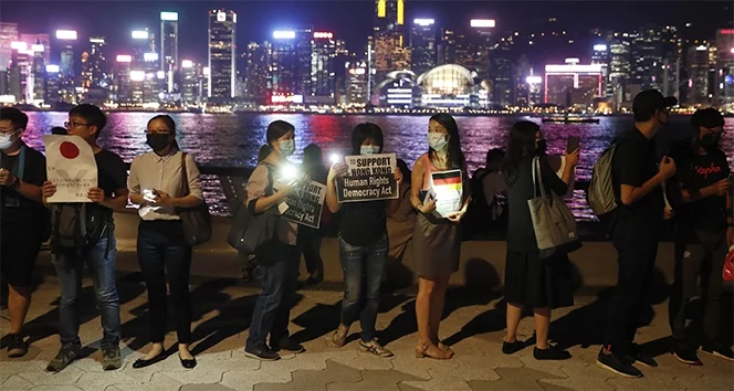 Hong Kong'da Çin'e karşı insan zinciri