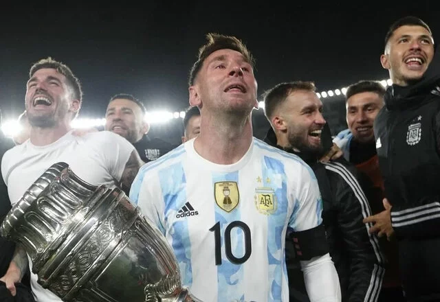 Messi, gözyaşlarına hakim olamadı