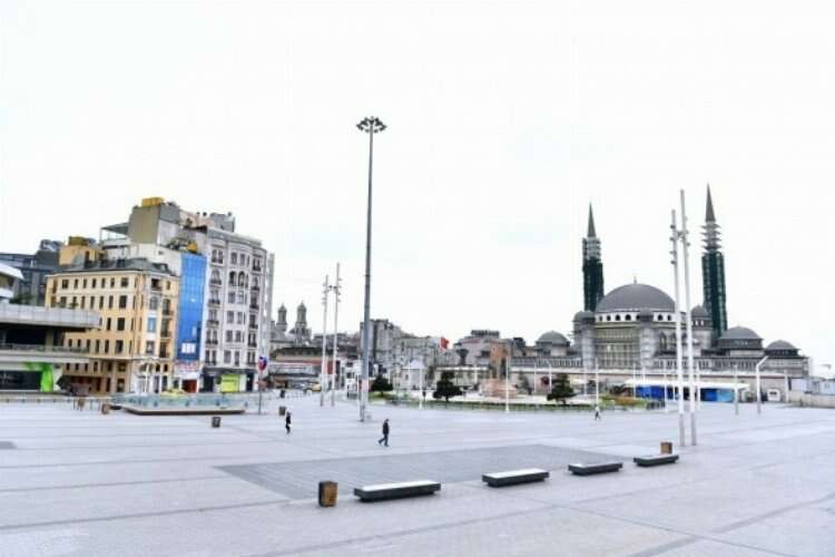 Taksim Meydanı ve İstiklal Caddesi bomboş kaldı