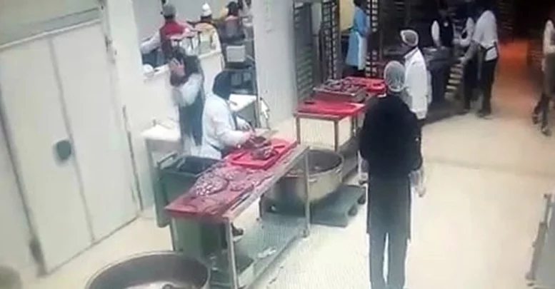Üniversite yemekhanesinde dehşet! Genç kız kıyma makinasına kolunu kaptırdı